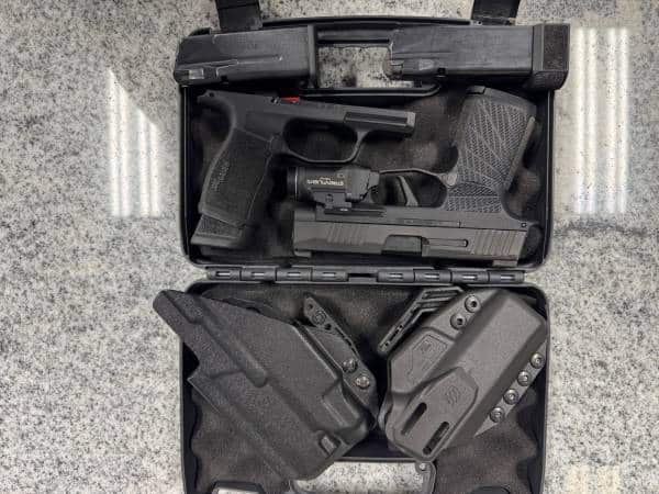 SIG SAUER P365 XL 3.7 9MM 12/15+1 4-MAGS ORIGINAL CASE TWO HOLSTERS TLR-7 LIGHT BLACK USED 66B757768