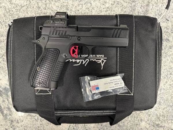 DAN WESSON DWX COMPACT 9MM 4" 15+1 1-MAG HOLOSUN 507C X2 CAJUN MOUNT ORIGINAL CASE BLACK USED DWX001932