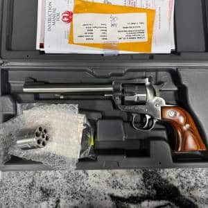 RUGER NEW MODEL SINGLE-SIX 22LR 6.5" 6-SHOT W/ EXTRA CYLINDER AND ORIGINAL CASE STAINLESS USED 265-64983