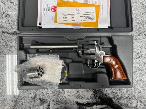 RUGER NEW MODEL SINGLE-SIX 22LR 6.5" 6-SHOT W/ EXTRA CYLINDER AND ORIGINAL CASE STAINLESS USED 265-64983