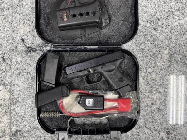 GLOCK 26 GEN 3 9MM 3.43" 10+1 3-MAGS ORIGINAL CASE BLACK USED GDC918