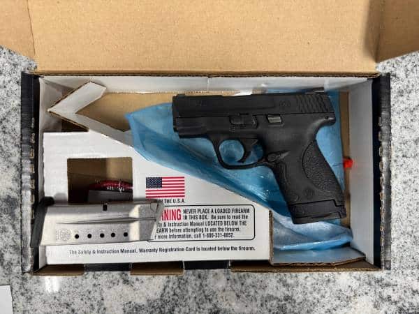 SMITH & WESSON M&P9 SHIELD 9MM 3.1" 2-MAGS 7/8+1 ORIGINAL BOX BLACK USED HLK9035