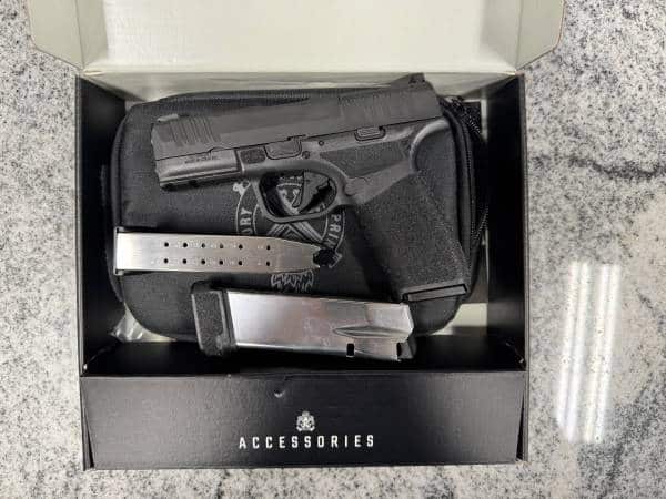 SPRINGFIELD ARMORY HELLCAT PRO OSP 9MM 3.7" 15/17+1 3-MAGS ORIGINAL CASE/BOX BLACK USED BE212126