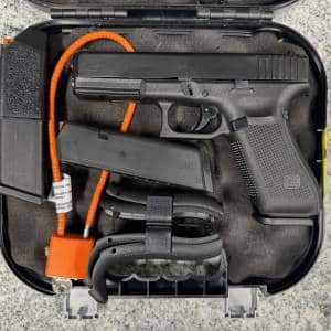 GLOCK 17 GEN 5 4.49" 9MM 17+1 3-MAGS ORIGINAL CASE BLACK USED BGLV877