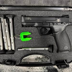 SMITH & WESSON M&P22 22LR 4.1" 10+1 6-MAGS ORIGINAL CASE BLACK USED MP078595