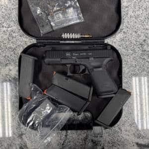GLOCK 19 GEN 5 MOS 4.02" 9MM 15+1 5-MAGS ORIGINAL CASE BLACK USED CDZB701
