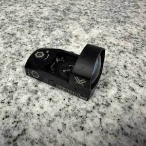 VORTEX VENOM 3MOA RED DOT W/ ALL ORIGINAL PACKAGING BLACK USED AH2126899