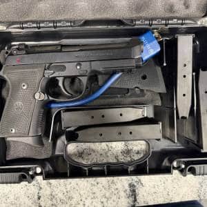 BERETTA 92X GR COMPACT 4.25" 9MM 13+1 5-MAGS ORIGINAL CASE NEVER FIRED BLACK USED 92X0017026