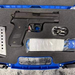 SIG SAUER P220 4.4" 45 AUTO 8+1 2-MAGS ORIGINAL CASE GERMANY BLACK USED G356218