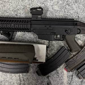 SIG SAUER SIG522 22LR 16.5" RIFLE 25+1 4-MAGS ORIGINAL HANDGUARD W/ RED DOT BLACK/GREEN USED XXA001843