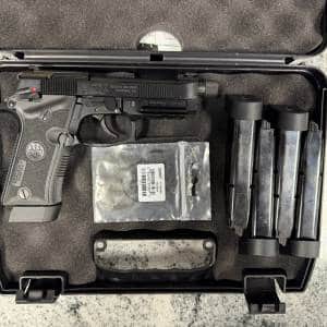 BERETTA 80X CHEETAH 4.4" THREADED 13+1 5-MAGS ORIGINAL CASE BLACK USED Y027904X