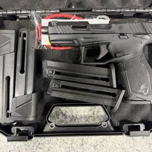 TAURUS TX22 TORO 4.6" 22LR THREADED 16+1 5-MAGS ORIGINAL CASE OPTICS READY BLACK USED 1PT688838