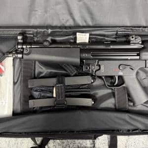 HECKLER AND KOCH GMBH HK SP5 9MM 8.86" 30+1 2-MAGS ORIGINAL CASE NEVER FIRED BLACK USED 271-009845