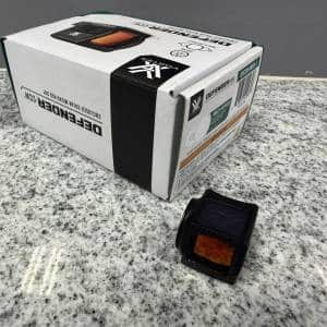 VORTEX DEFENDER CCW RED DOT SIGHT WITH ORIGINAL BOX BLACK USED DA2613104