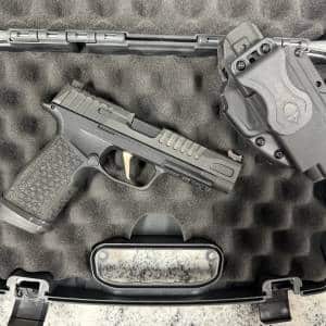 SIG SAUER P365 FUSE 4.3" 9MM 17+1 1-MAG ORIGINAL CASE OPTICS READY HOLSTER BLACK USED 66G527075