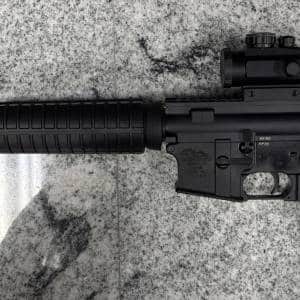 ANDERSON AM-15 RF85 RIFLE 16" 5.56 NO-MAG/CASE/BOX OVERLORD RED DOT BLACK USED 17107517