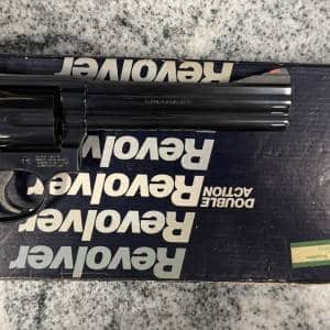 SMITH & WESSON 586 6" 357 MAG 6-SHOT ORIGINAL BOX/GRIP BLACK USED AJB4495